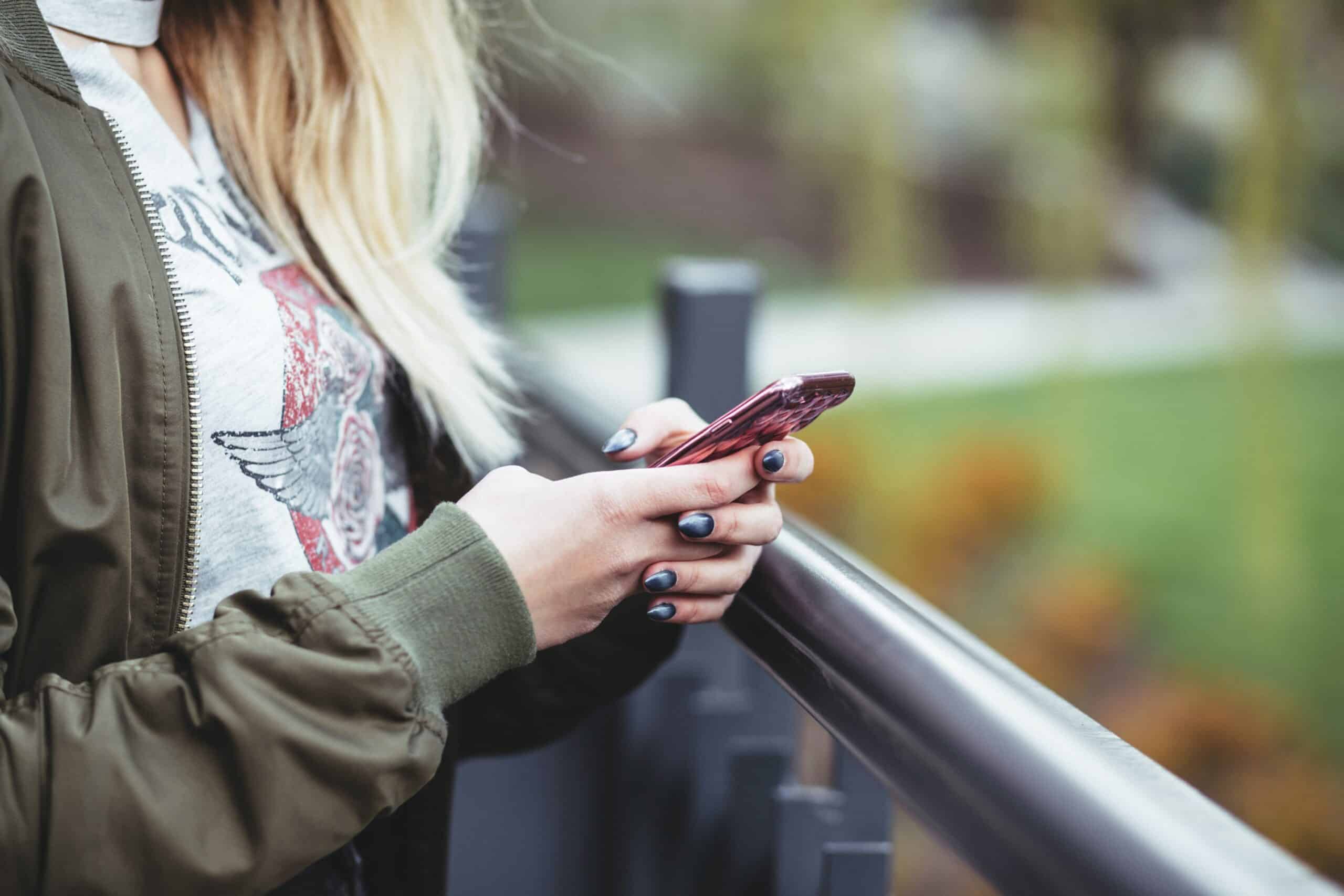 Maximizing SMS Communication: Tips for Effectively Using Links in Text Messages